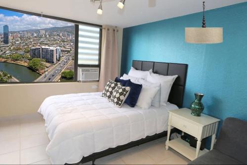 Waikiki Apartment | 30th Fl King Bed View Studio