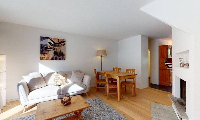 Celerina-Schlarigna Apartment | 3½-room flat on the ground floor on 2 floors, approx.