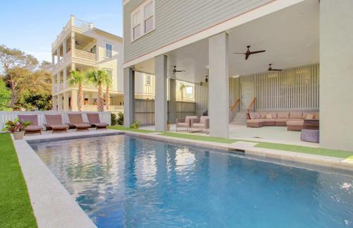 Isle of Palms House | 311 Carolina by AvantStay Rooftop Ocean Views w Pool