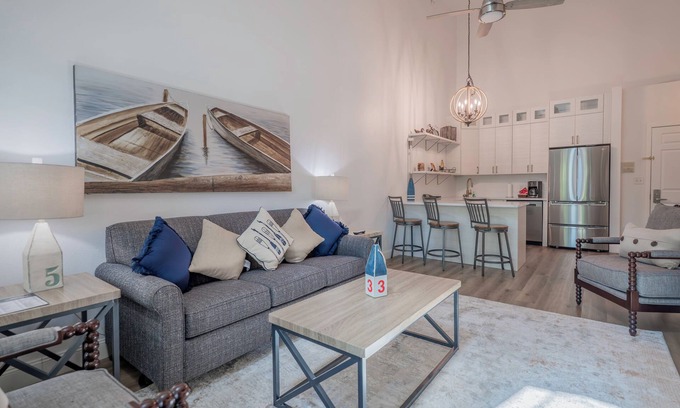 Delavan Lake Condo | 318 - Beautiful Modern 1 Bedroom Condo Suite