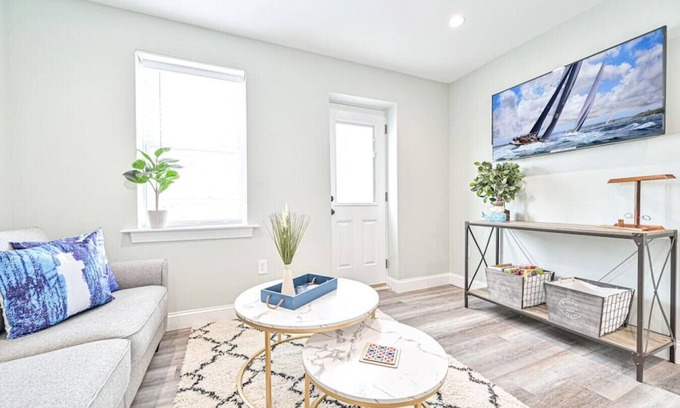 Wildwood Apartment | 318 E Youngs Ave Unit 5 Salty Shore Oasis: Spectacular Retreat