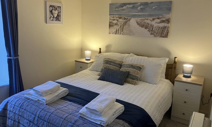 Bont Newydd Apartment | 32 Chapel St Apartment, 1st floor