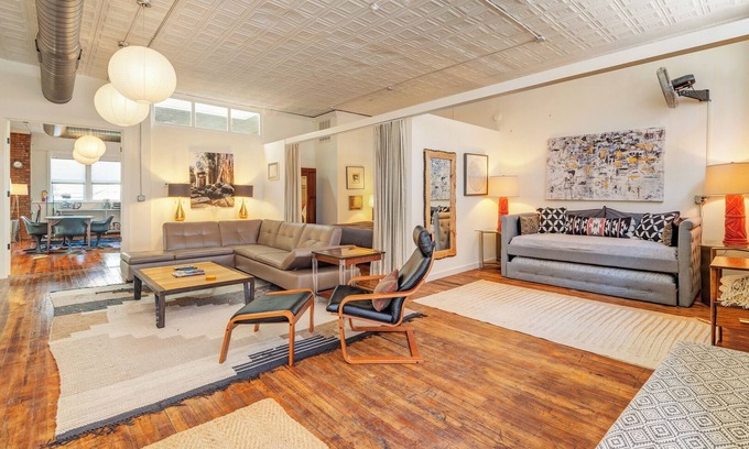 Downtown Asheville Apartment | 33 Carolina Lan: High Design Loft on Historic Downtown Alley + Free Parking