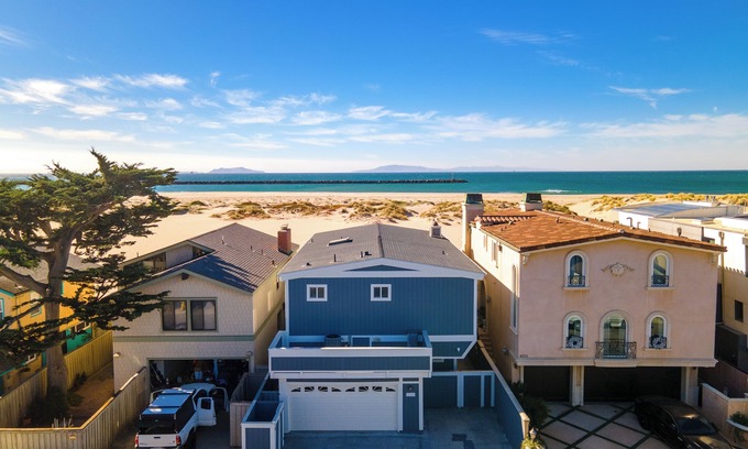 Hollywood House | 3321O Double Decker Dream House