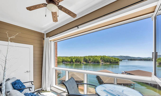 Huddleston Apartment | #336 Pointe - 2 Bedroom Lakefront Condo at Mariners SML