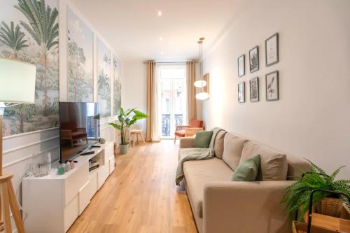 Centre Ville-Gare Apartment | #34 Lamartine Central 3 Bdrs AC balcony 10mins walk to old town