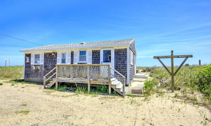 Sagamore Beach House | 355 B Phillips Road Sagamore Beach - Cape Cod