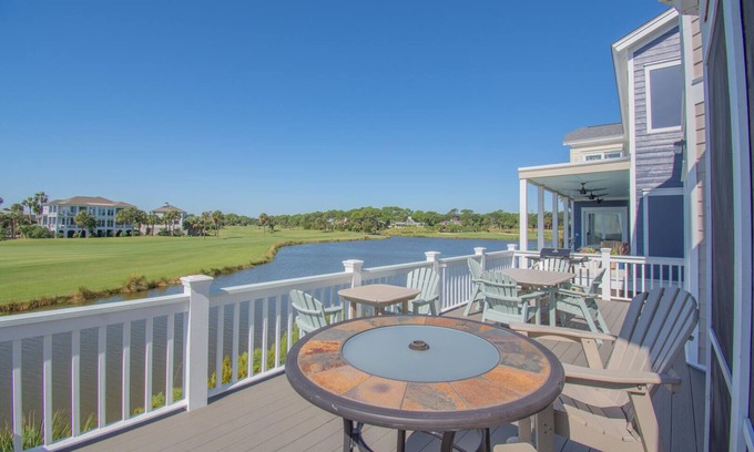 Saint Helena Island House | 355 Ocean Point Dr