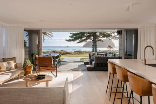 Mount Maunganui Villa | 36 Marine - Unparalleled beachfront luxury