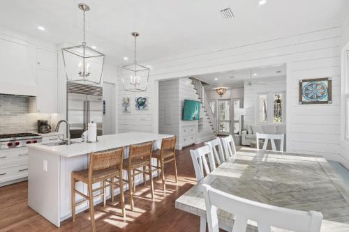 Cottage District House | 37 Lake District Lane