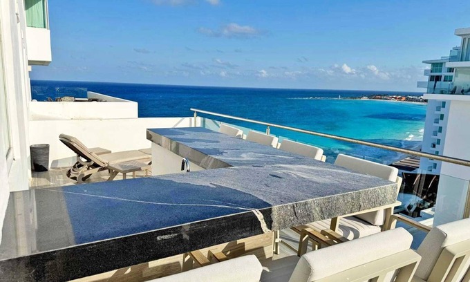 Zona Hotelera Condo | #3704-Tim’s Ocean Condos – Beachfront – ALL Bedrooms have attached Bathroom!