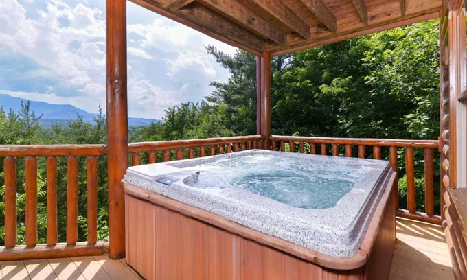 Pittman Center Cabin | 372 m² Cabin ∙ 6 bedrooms ∙ 22 guests