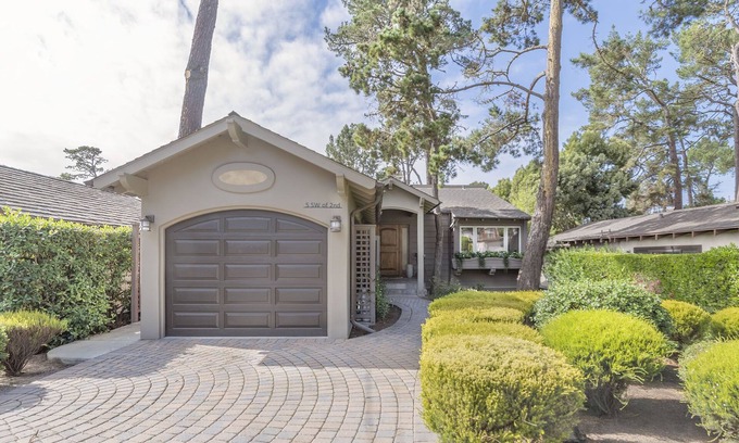 Northeast Carmel House | 3834 Torres Pines by the Sea - Walk to Town & Beach