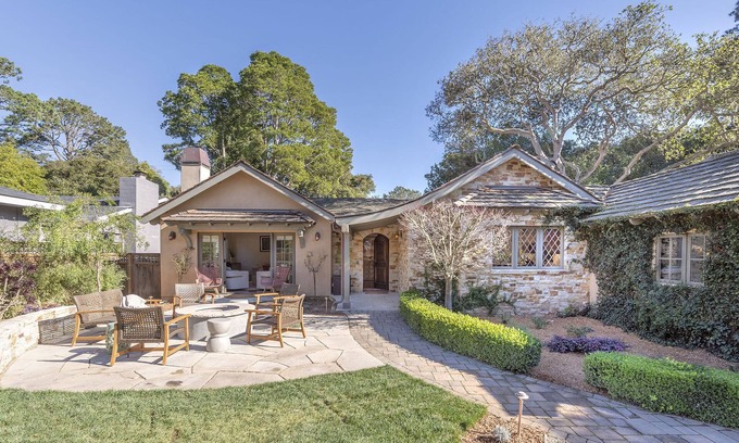 Golden Rectangle House | 3839 Lucky Lotus, Beautiful Custom Home Near Town