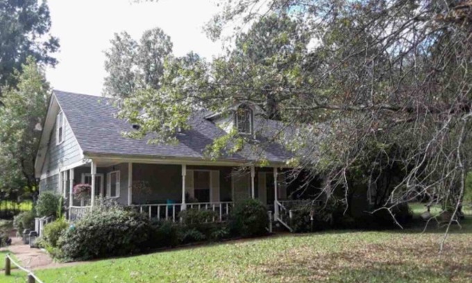Walnut Grove House | 389 Picklleball courts