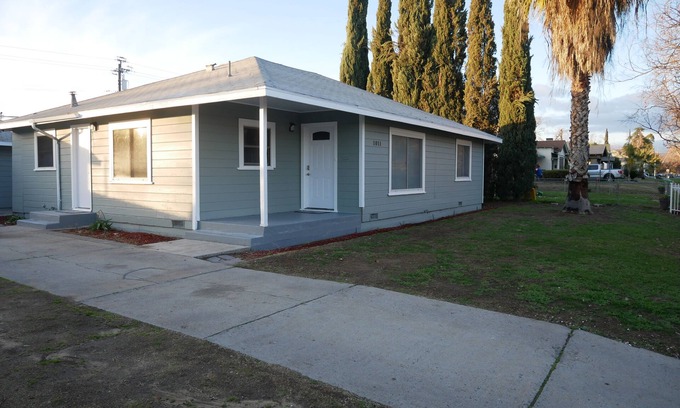 Fresno House | 3B/2Bth + Dinning in Historical Tower District