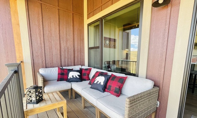 Grand Elk Ranch House | 3BD, 2.5BA, Deck, Golf, 5 min Ski Granby, 25 min WP, Dogs Welcome,