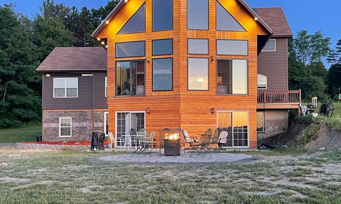 Etna Condo | 3BD/2B Condo close to skiing with great views