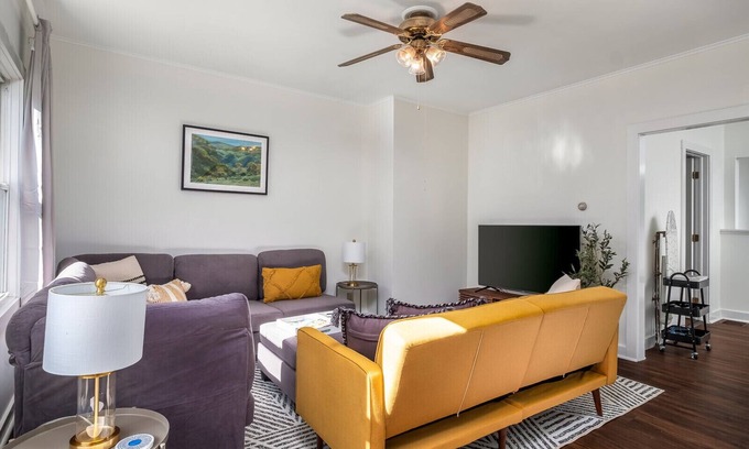 Williamstown House | 3bd 2ba Townhouse. Walkable to College and walking paths. Longer stays welcome