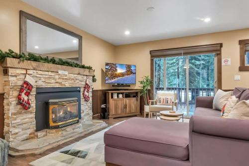 Kings Beach House | 3BD with Hot Tub Two Minutes from King Beach
