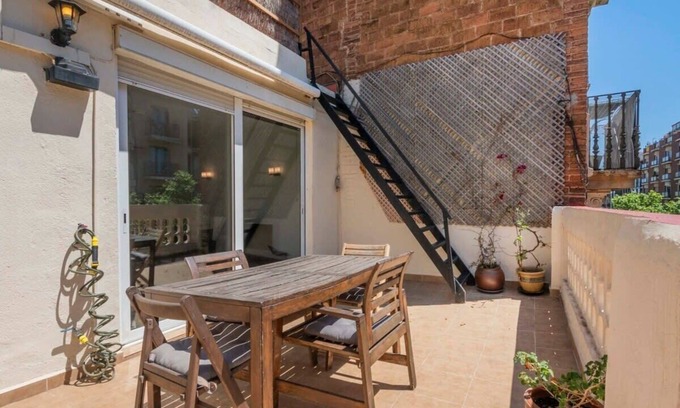 La Sagrada Familia Apartment | 3BD with private terrace right by Sagrada Familia