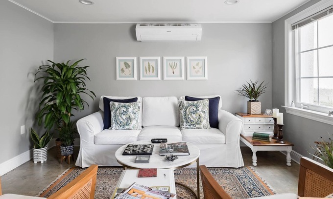 Marlyville - Fontainebleau Apartment | 3BDR Eclectic Apartment - For Families - Quiet - just walk to Tulane University