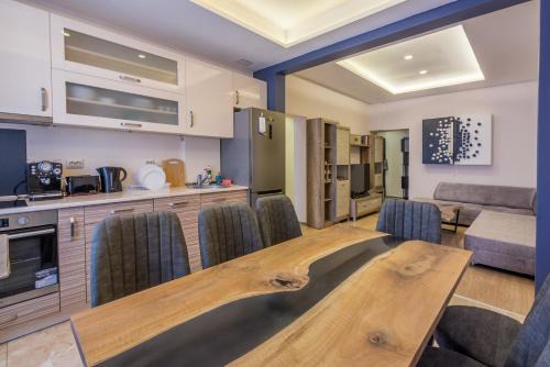 Sofia City Center Apartment | 3BDR, Top Center Retreat, Sofia Heart, FREE Parking