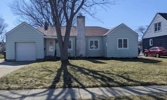 Kenmore House | 3bdrm - Pet Friendly - ~20min to Niagara Falls & more!