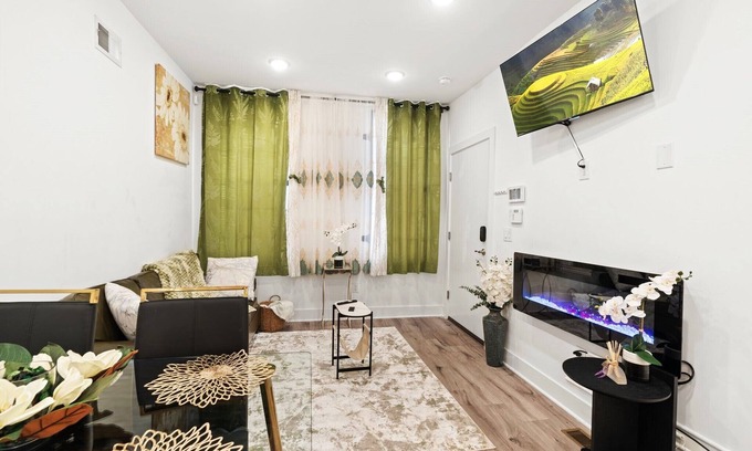 North Philadelphia West Apartment | 3Beadroom, 2Bathroom Luxurious Green Oasis with FREE Parking & Private BackPatio