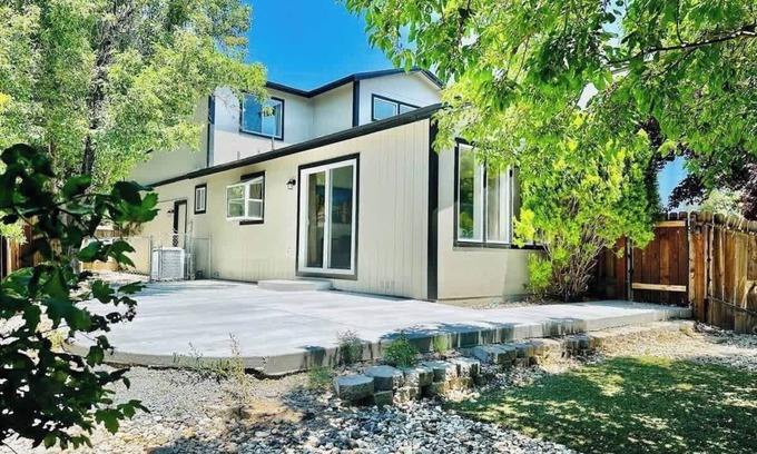 West University House | 3Bedroom/2.5Bath/Pets OK/Sleeps11