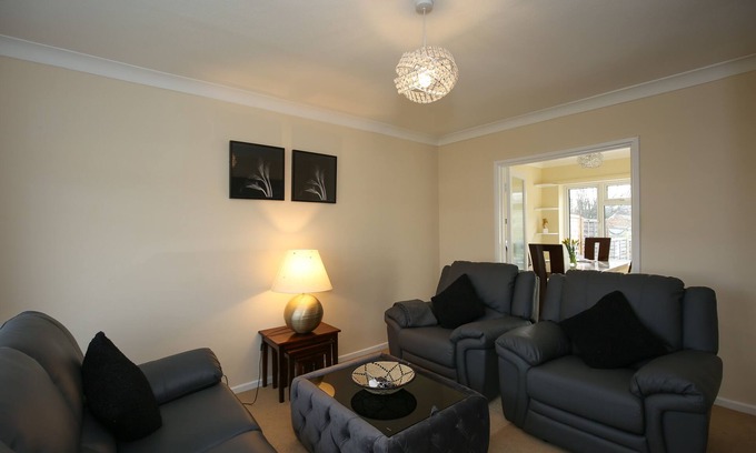 Begbroke House | 3bedroom Oxford next to Cotswold, Bleinhem, Bicester with Executive King Bed