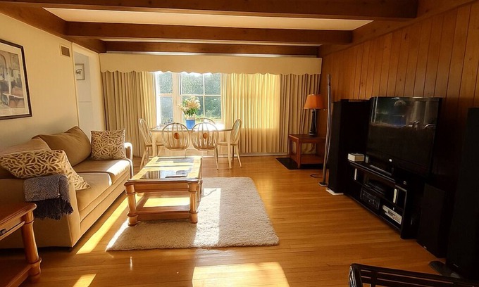 Wauwatosa House | 3BR 2BA Updated Home by Hospitals, MCH Dogs ok Short Long Term in Wooded Setting