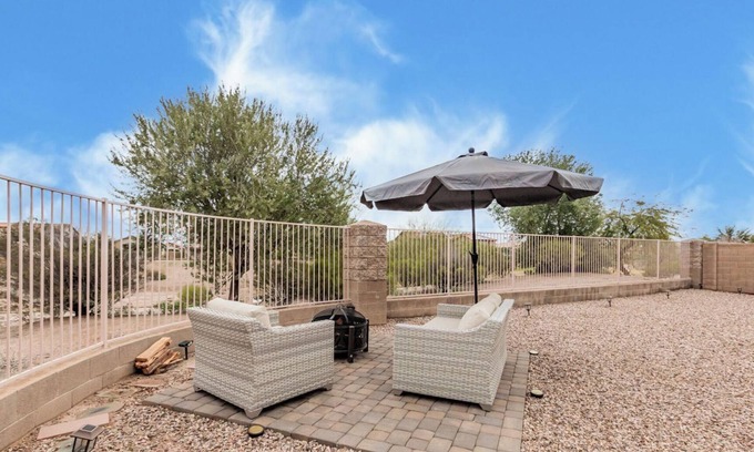 Maricopa House | 3BR & 2Bath with Golf Course Views