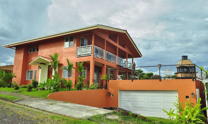 Arenal Bed & Breakfast | 3br 3ba Sleeps 8 Amazing Home Away From Home, Great Views. Casa Donna Rosa B&B.