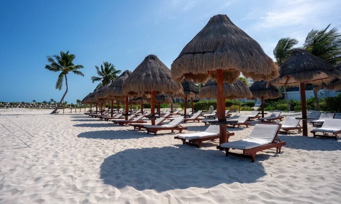 Playa Mujeres Apartment | 3BR Beachfront Luxury Condo w/Great Features