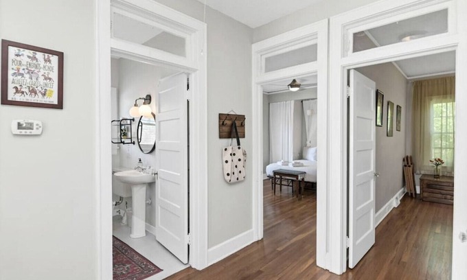 Earlewood House | 3BR Brick Haven | Mins to USC & Riverbanks Zoo