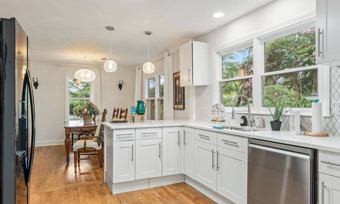Briarcliff Heights House | 3BR Cozy Home <1 mile away from CHOA with Pets allowed and large deck