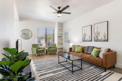 Kierland Apartment | 3BR CozySuites at Kierland Commons with pool #14