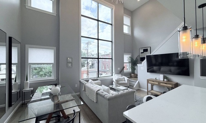 Communipaw House | 3BR Duplex W/Rooftop (NYC Views) & Garage Parking