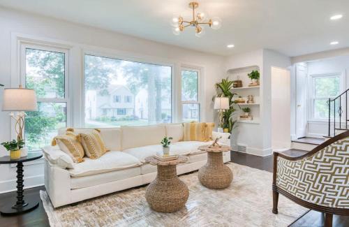 Cleveland House | 3BR Gem w 4-Season Room