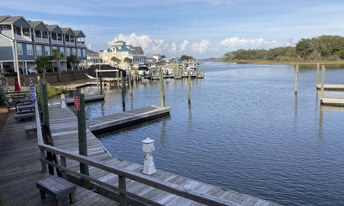 Hampstead House | 3BR Home Close to the Beach, & Wilmington to Make Your Vacation 'Better Off'!