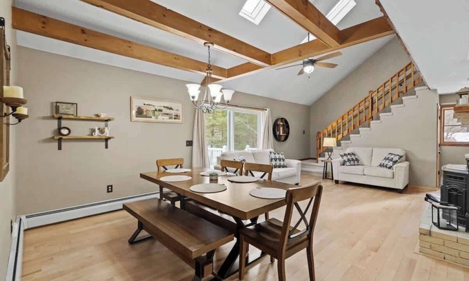 Lake Luzerne-Hadley House | 3BR Lake Luzerne Retreat with Game Room & Hot Tub