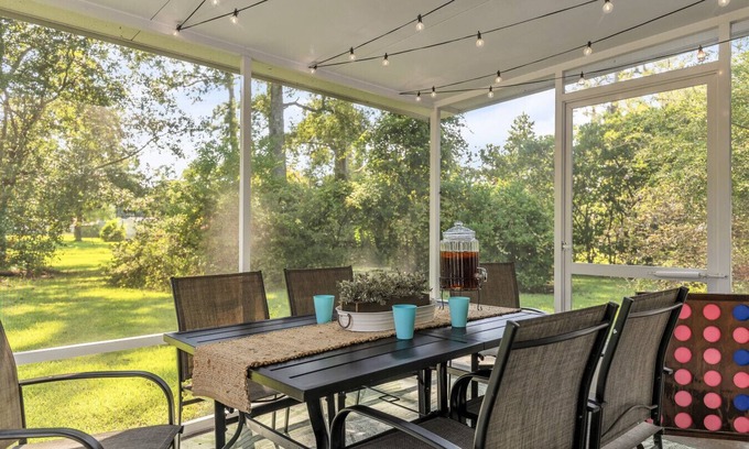 Garden City House | 3BR Near River St & Forsyth | Porch + Parking