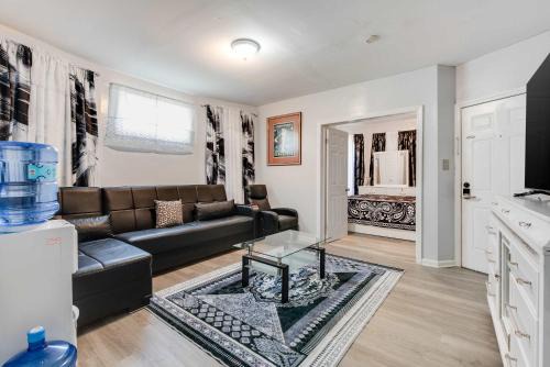 Ampere Apartment | 3BR Newark duplex near Downtown & Transit