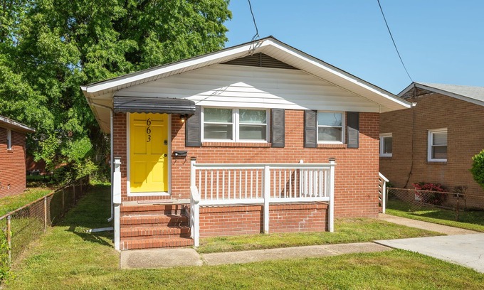 Newport News House | 3BR Newport News Home, Perfect for Shipyard Access