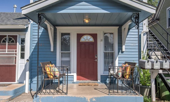 Central Colorado Springs House | 3BR Of Downtown King Bed, Dining, Has It All!