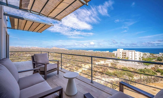 Cabo San Lucas Apartment | 3BR Penthouse/private rooftop with plunge pool