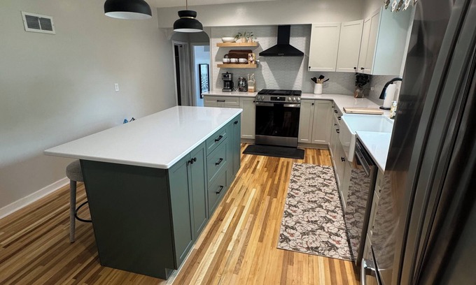 La Crosse House | 3BR Ranch/Near Hospitals, Universities, Bluff, River, Coffee Shop, & More!