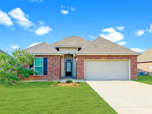 Lake Charles House | 3br Retreat Plush Beds High-speed Wi-fi