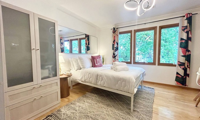 Ampere House | 3BR Spiral staircase Loft